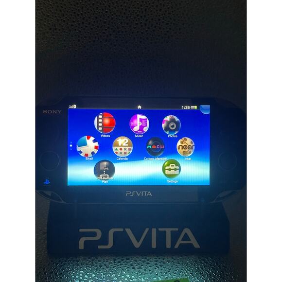 ps vita 1000 w/charger - Picture 3 of 8